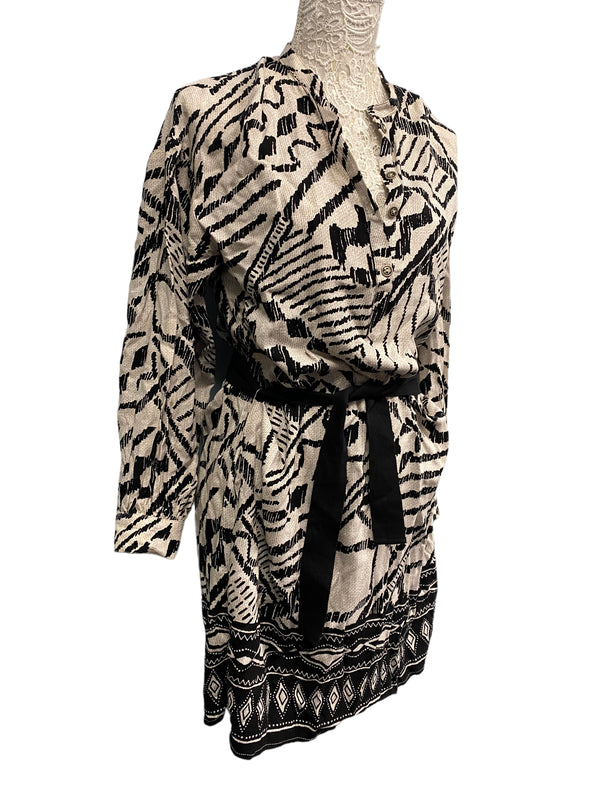 SHort Shift Dress , Black & White long sleeve, Sexy smart pretty UK 6-8