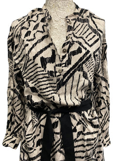 SHort Shift Dress , Black & White long sleeve, Sexy smart pretty UK 6-8